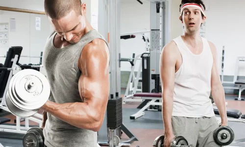 Iniciando na Musculação? Especialista Desmistifica 8 Crenças Populares Sobre Treino com Peso 